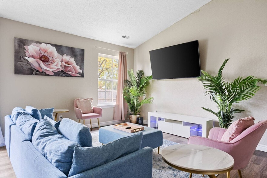 Building Photo - 9791 Stonewall Ln