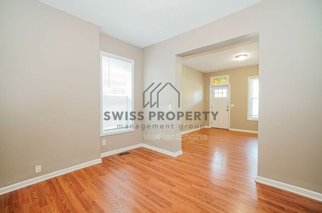 Building Photo - 392 N Garfield Ave