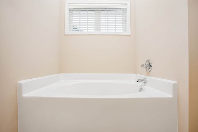 Building Photo - 3 Bedroom 2 Bathroom Nest in Raeford