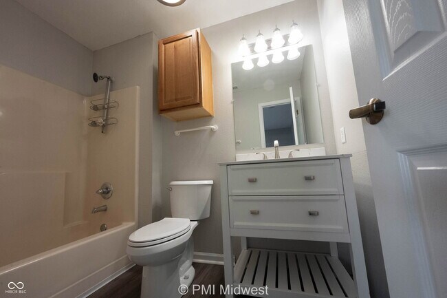 Building Photo - 7657 Scatter Woods Ln