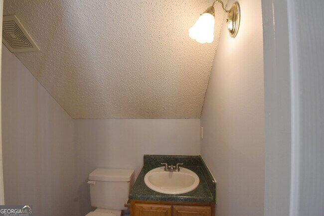 Building Photo - 147 S Fairfield Dr