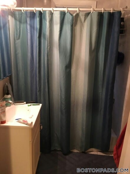 Building Photo - 429 Franklin St