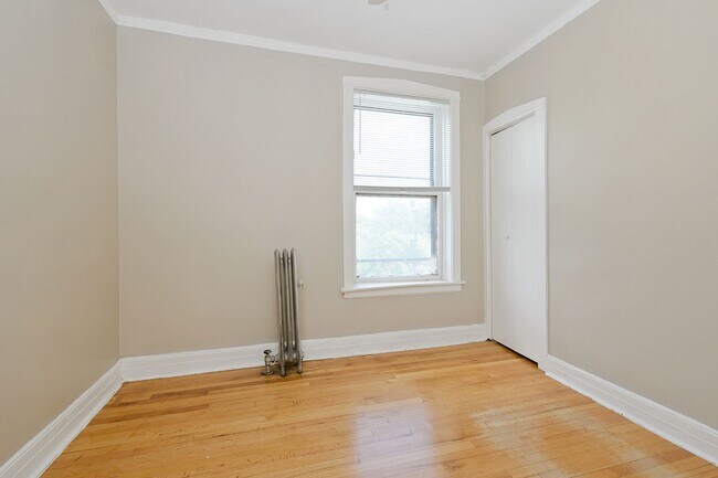 Interior Photo - 6516 S Stony Island Ave