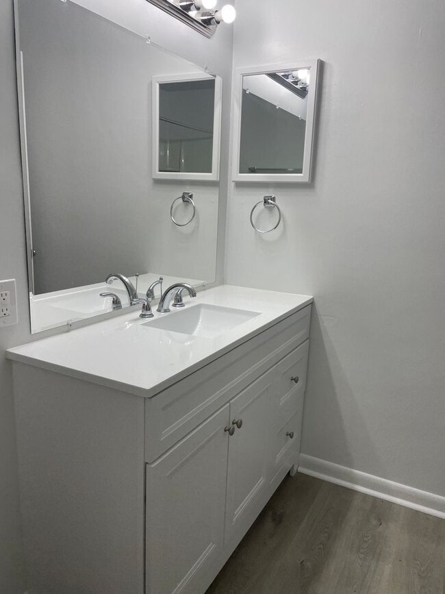 Building Photo - Carefree