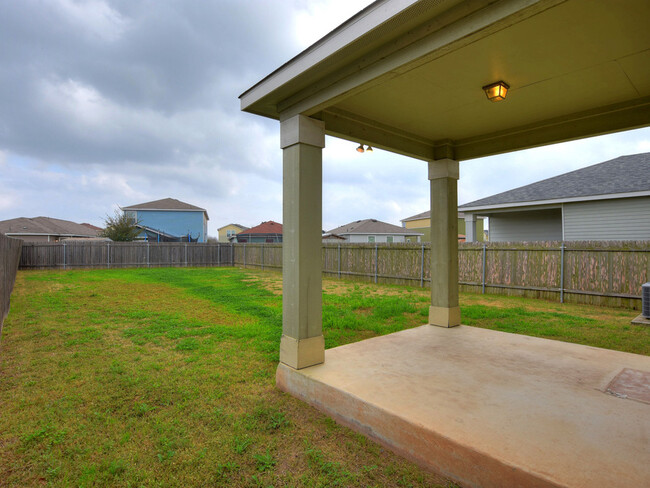 Building Photo - Inviting two story home in Berdoll Farms.