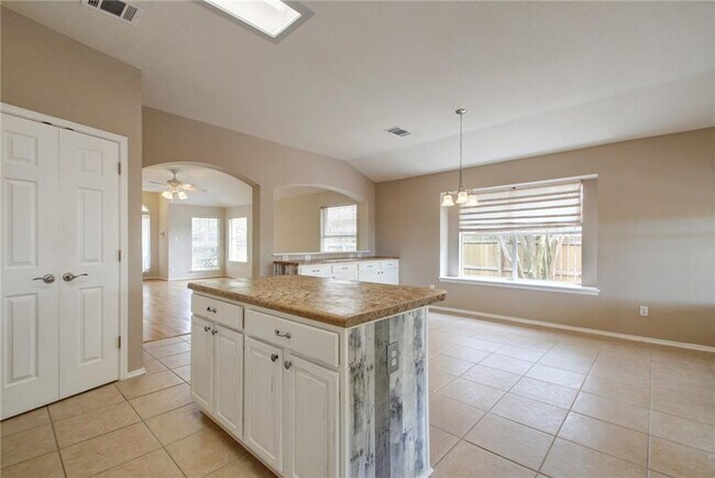 Building Photo - 1415 Coral Cay Ln