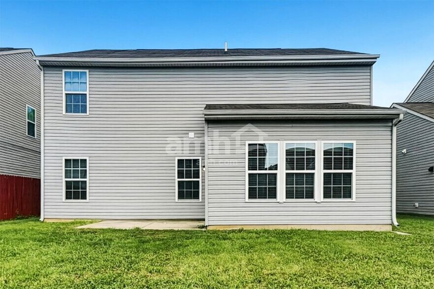 Building Photo - 644 Classic Ln