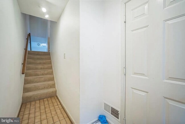 Building Photo - 948 S Rolfe St