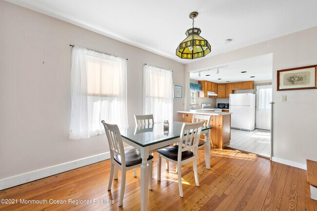 Building Photo - 1211 Ocean Ave N