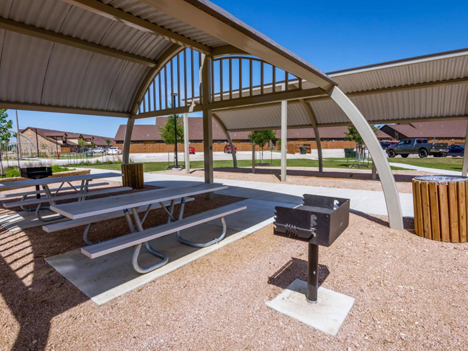 Outdoor grilling areas - 2912 Old Ironsides Dr