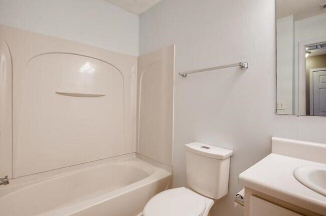 Bathroom 3 Level 3 view 2 - 433 Heritage Park Trce NW