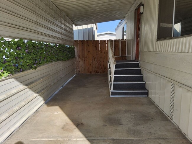 Building Photo - 6225 Tigerflower Dr