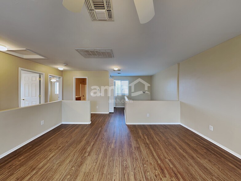 Building Photo - 765 W Flaming Arrow Dr