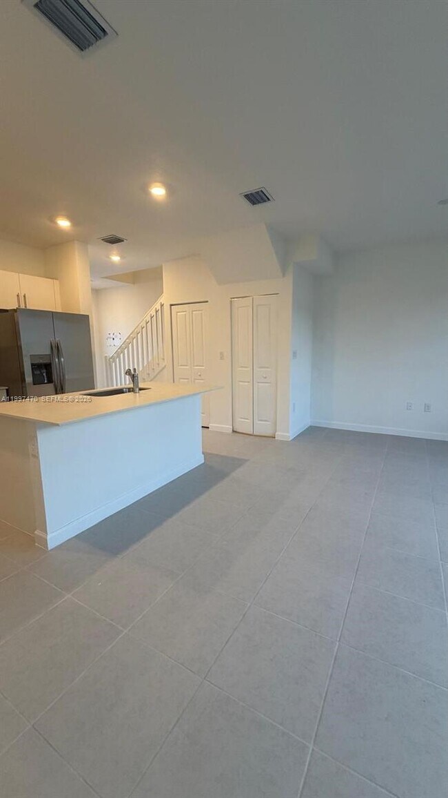 Building Photo - 1077 NW 2nd Ter