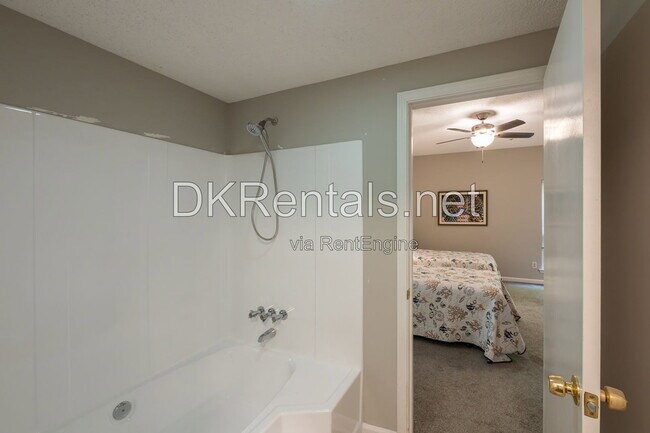 Building Photo - 3067 Steeplechase Dr