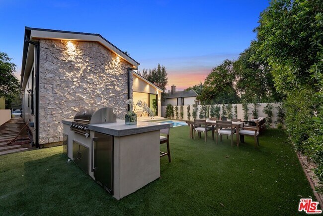 Building Photo - 14647 Morrison St