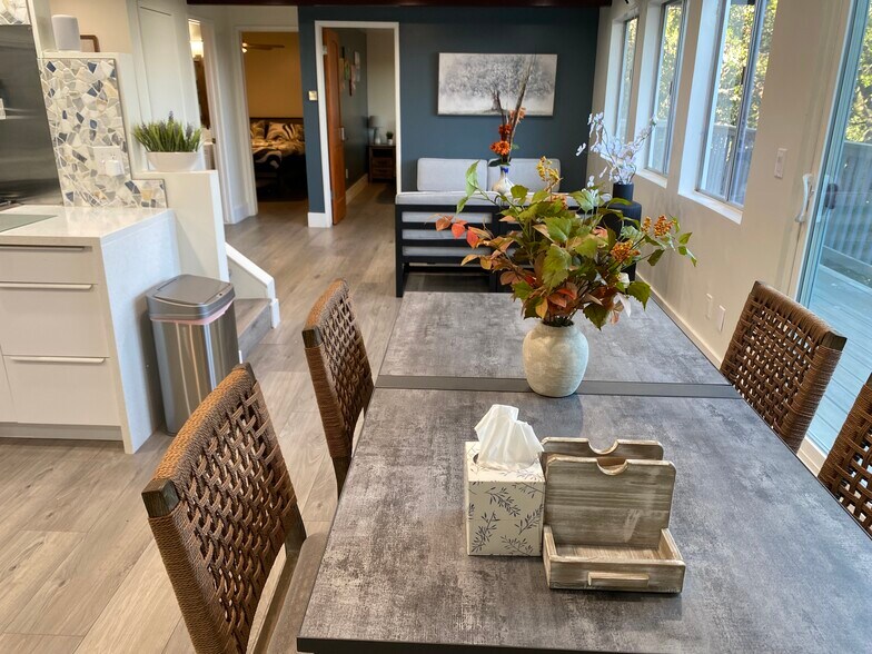 Building Photo - 1322 Yellowstone Dr