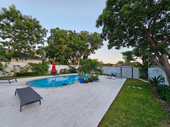 Building Photo - 2120 NW 66th St