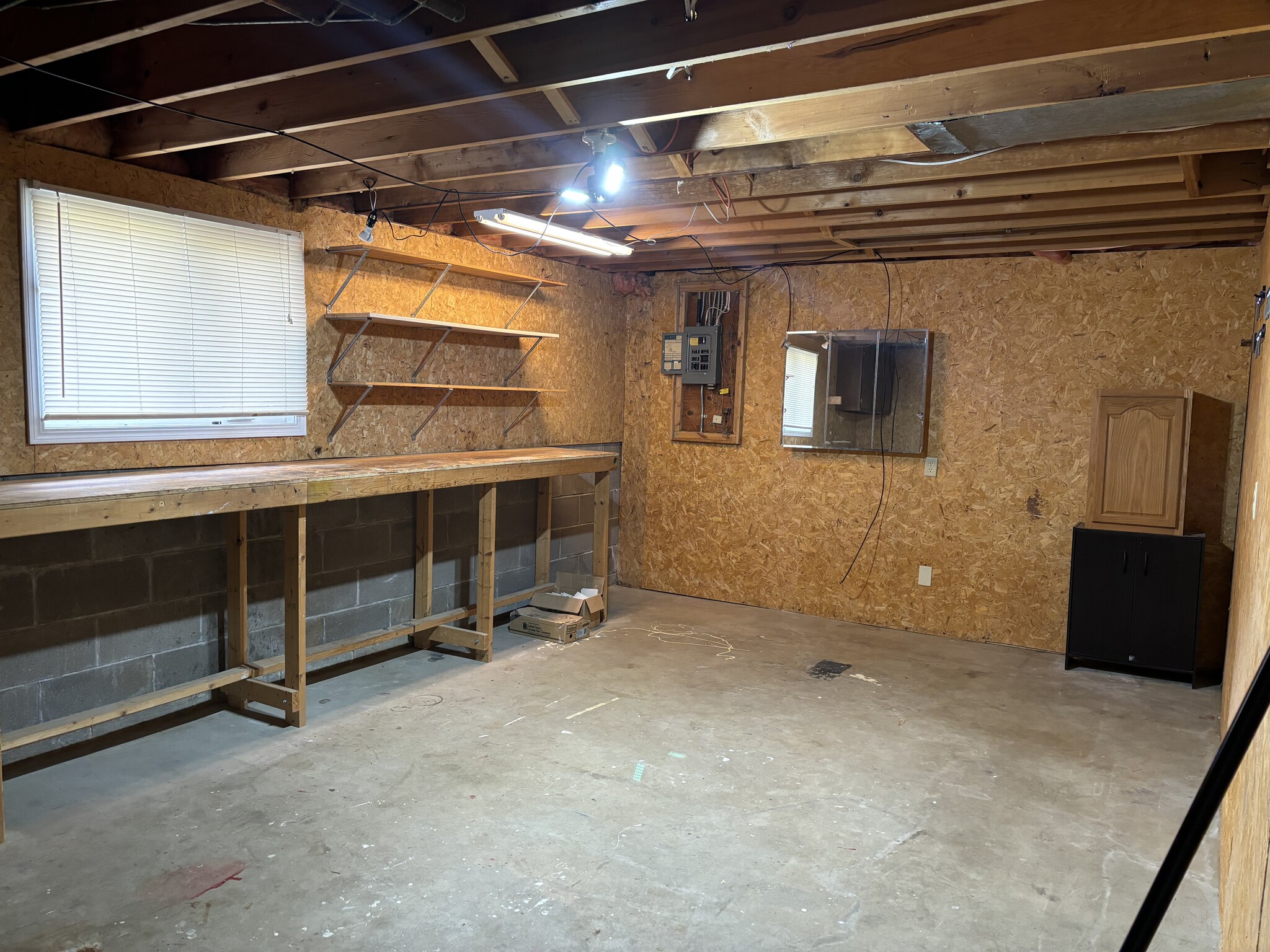 Building Photo - 126 East Golden Lake Lane