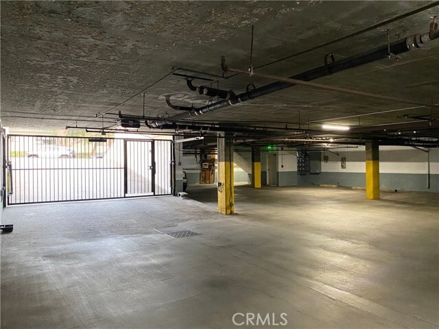 Building Photo - 987 E Del Mar Blvd