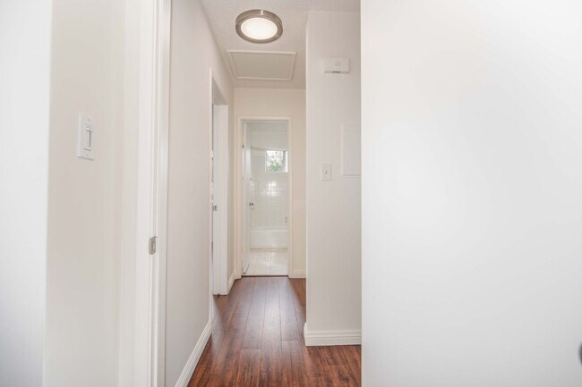 Building Photo - 329 Orizaba Ave