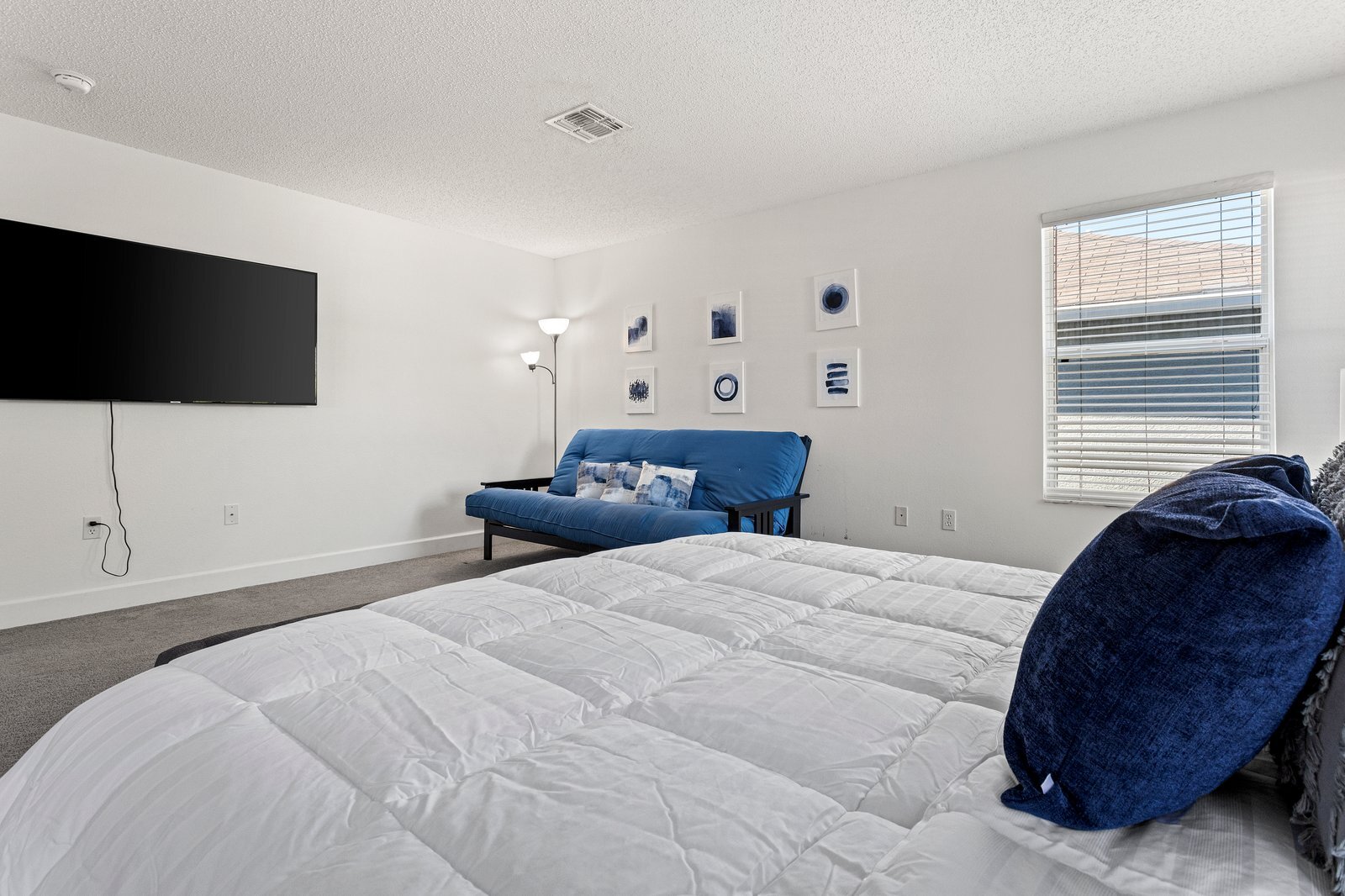 Building Photo - 642 Elderberry Dr