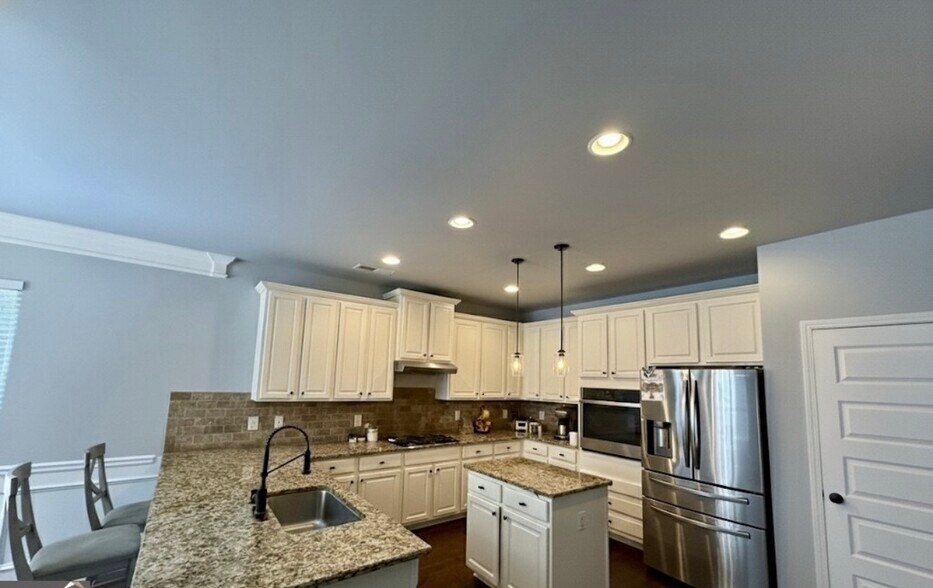 Building Photo - 310 Savannah Dr