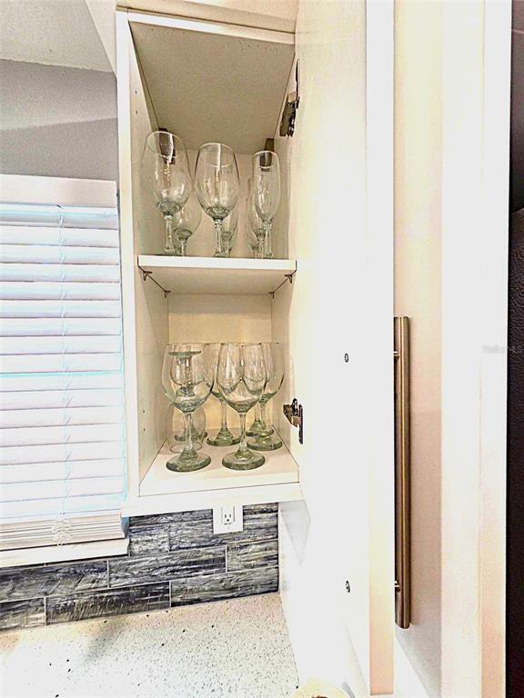 Building Photo - 5105 Tangerine Ave S