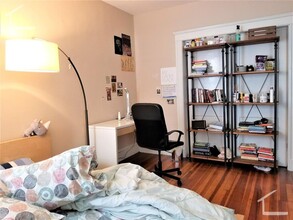 Building Photo - Spacious 3BR Near Coolidge Corner | 1,300 SF | Laundry On-Site | Cats OK | 9/1