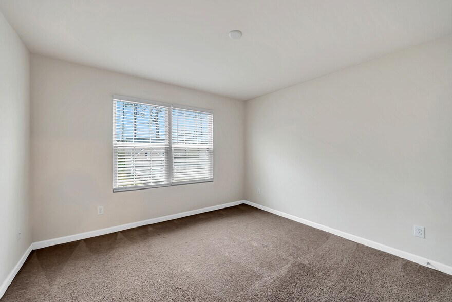 Building Photo - 507 Mt Carmel Rd