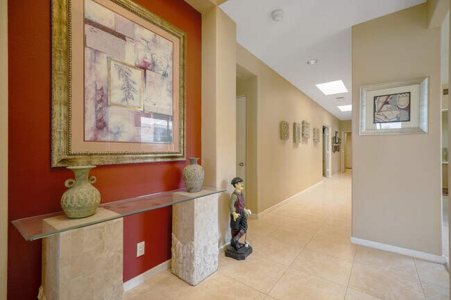Building Photo - 496 Desert Holly Dr