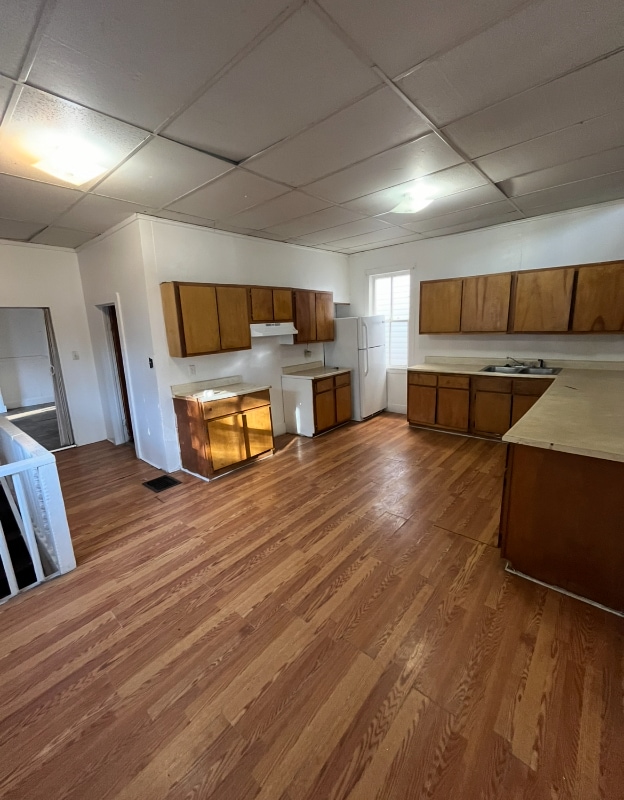 Building Photo - 640 E Northern Ave