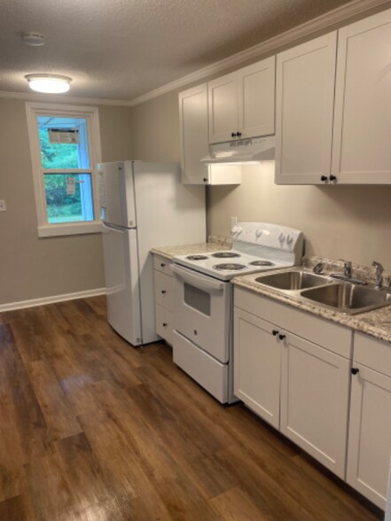 Primary Photo - 3950 S Dixie Rd