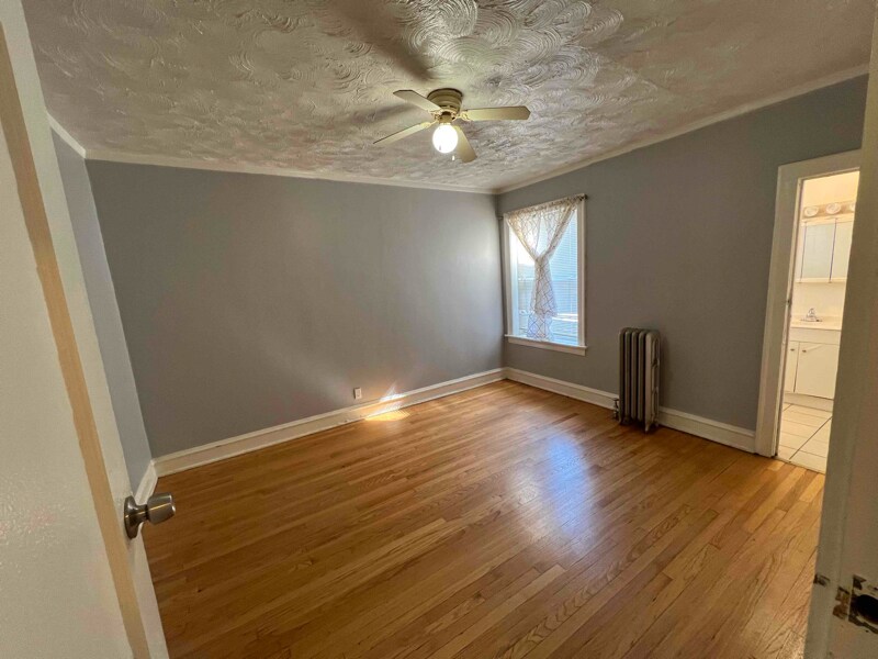 Building Photo - 7931 S Manistee Ave