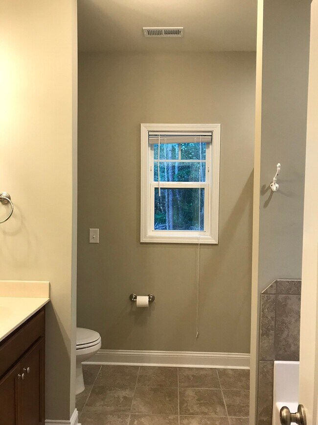 Building Photo - 655 Bald Eagle Dr