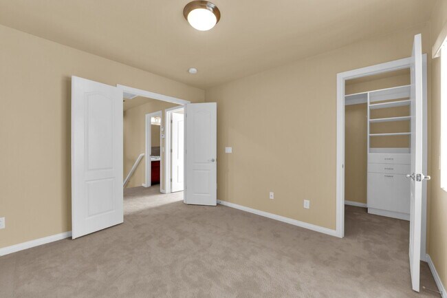 Building Photo - Beautiful 3 Bedroom Home!