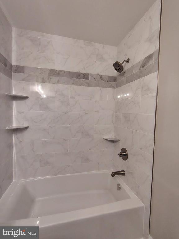 Building Photo - 1641 International Dr