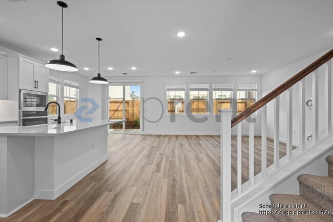 Building Photo - 365 Gold Coast Rd