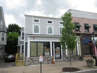 Building Photo - 121 Main St
