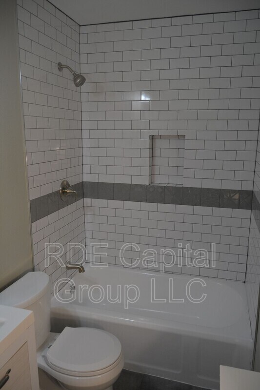 Building Photo - 716 W Cantey St