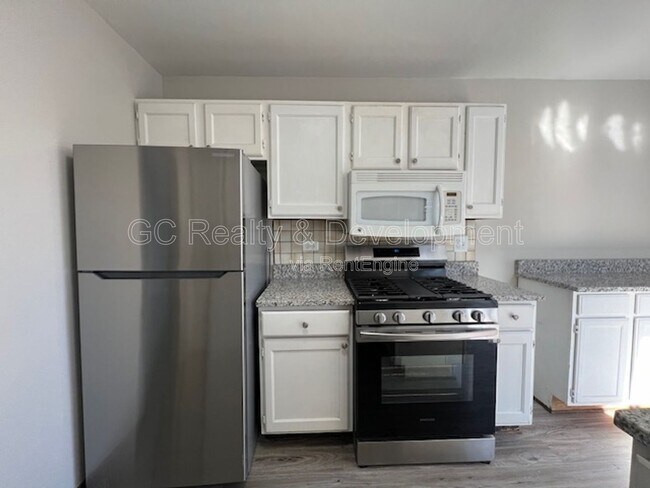 Building Photo - 7030 Barrington Ct