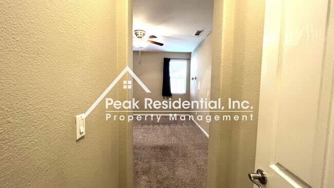 Building Photo - Wonderful Elk Grove 3bd/2ba Home with 2 Car Garage!