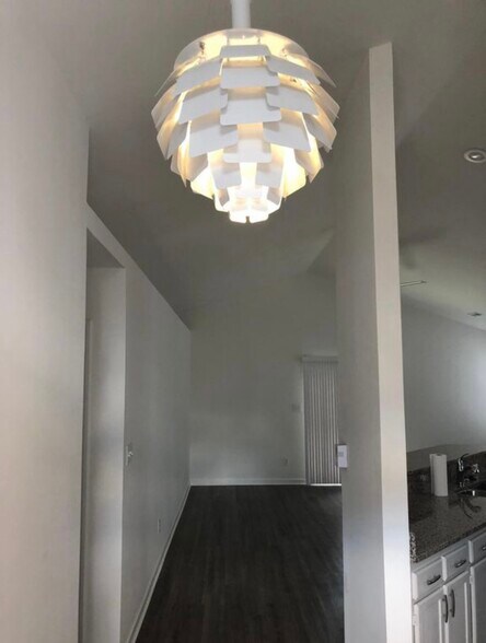 Entryway - 5403 Ivocet Dr