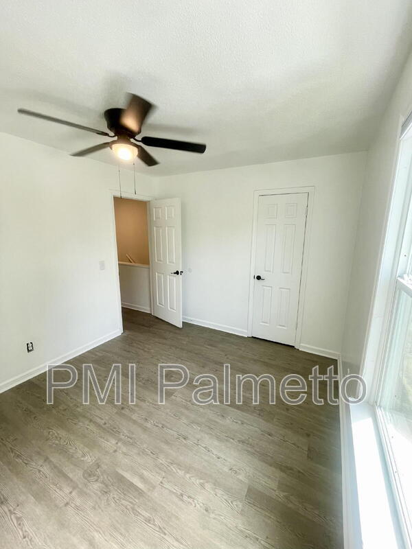 Building Photo - 138 Villa Ct