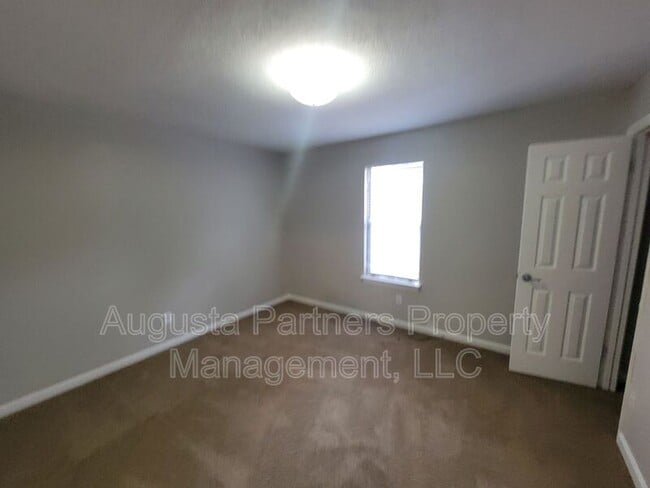 Building Photo - 151 Chalet North CT