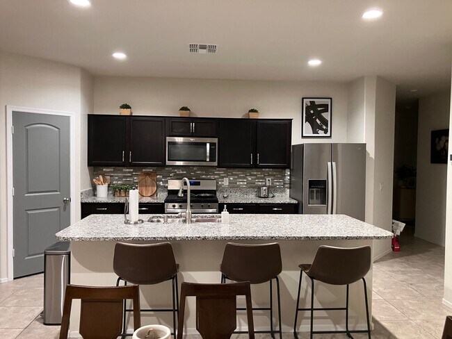 Building Photo - Available as fully furnished or unfurnished! Great Price!!