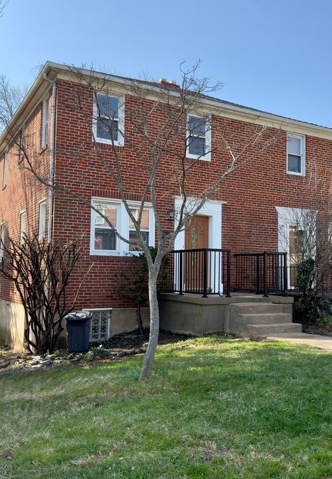 Building Photo - Charming 3 Bedroom/2 Bathroom Duplex in West Hills, MD!