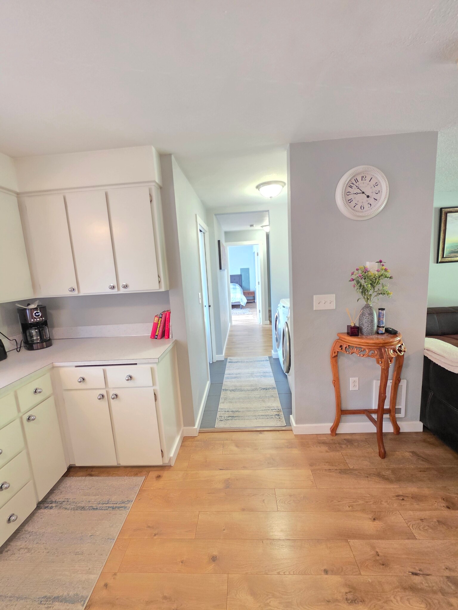 Kitchen/ hallway - 85 22nd Avenue Ct