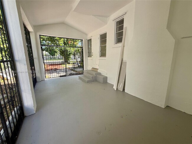 Building Photo - 1146 NW 46th St