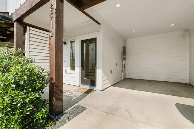 Building Photo - 5710 Elysian St